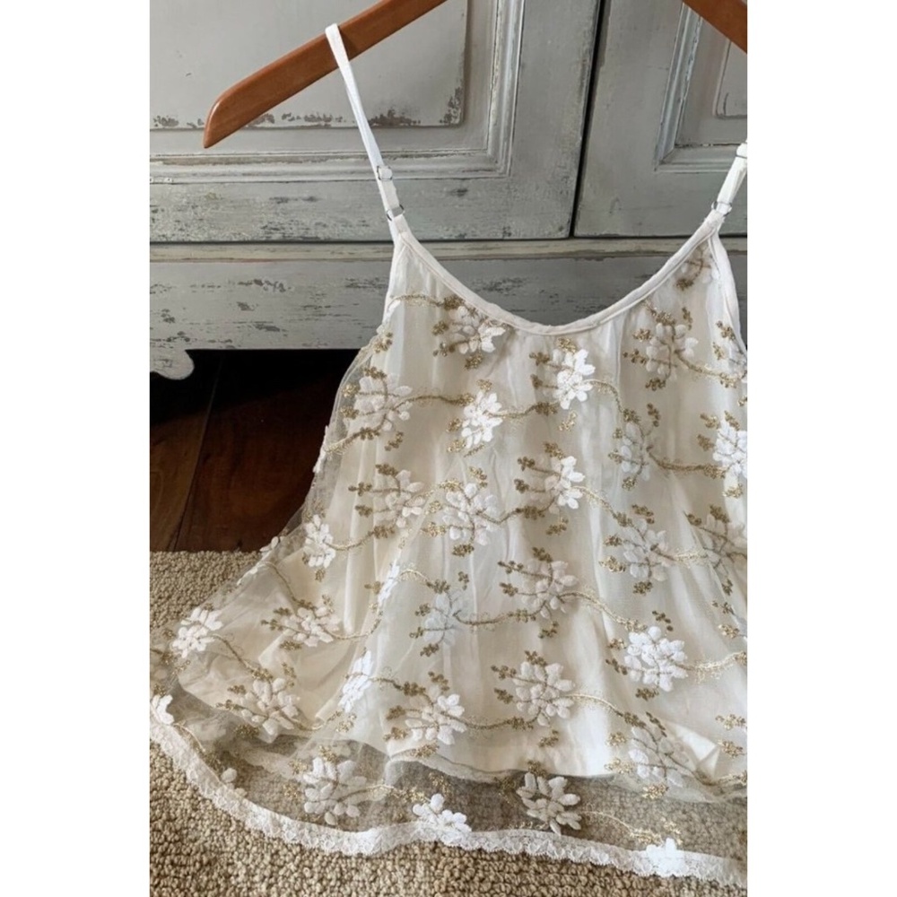 POL Cream Embroidered Floral Lace Cropped Cami Top - Picture 7 of 8